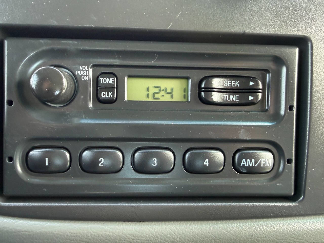 Used 2008 Ford E-250 and Econoline 250 RWD image 32