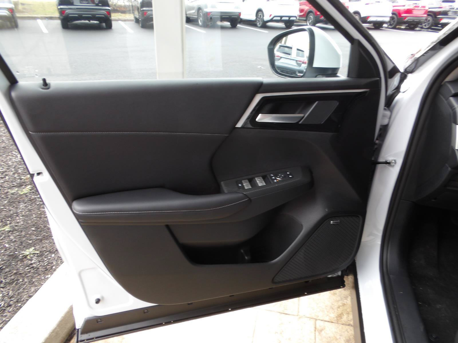 New 2026 Mitsubishi Outlander SE AWD/4WD image 16