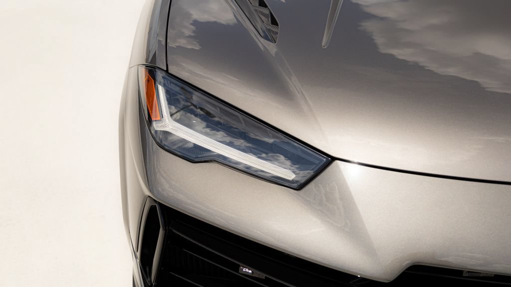Used 2023 Lamborghini Urus Performante AWD/4WD image 5