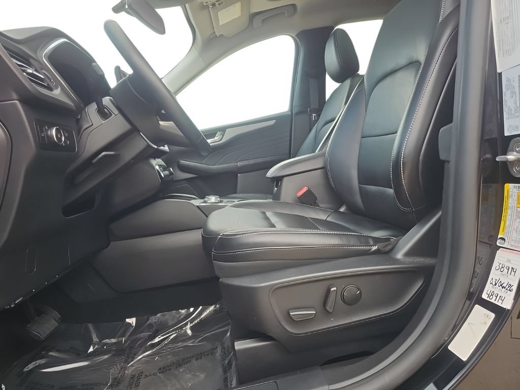 Used 2025 Ford Escape Platinum AWD/4WD image 9
