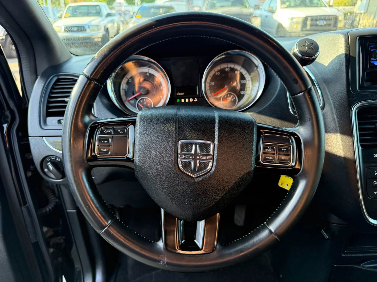 Used 2016 Dodge Grand Caravan SE FWD image 25