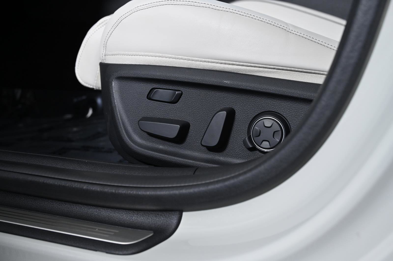 Used 2024 Genesis G70 3.3T Advanced w/ Sport Prestige Package image 29