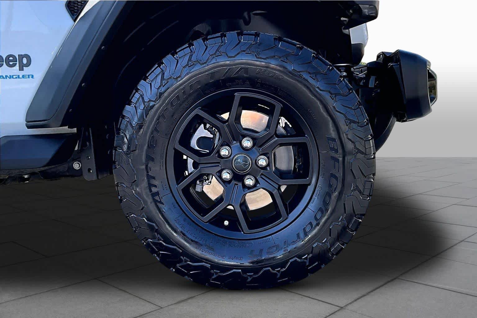 Used 2024 Jeep Wrangler Unlimited AWD/4WD image 10