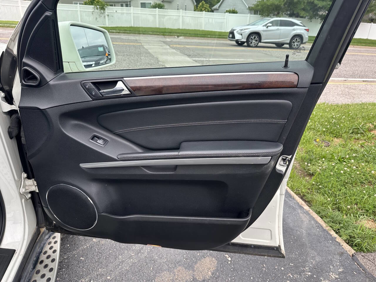 Used 2012 Mercedes-Benz GL 450 4MATIC image 11