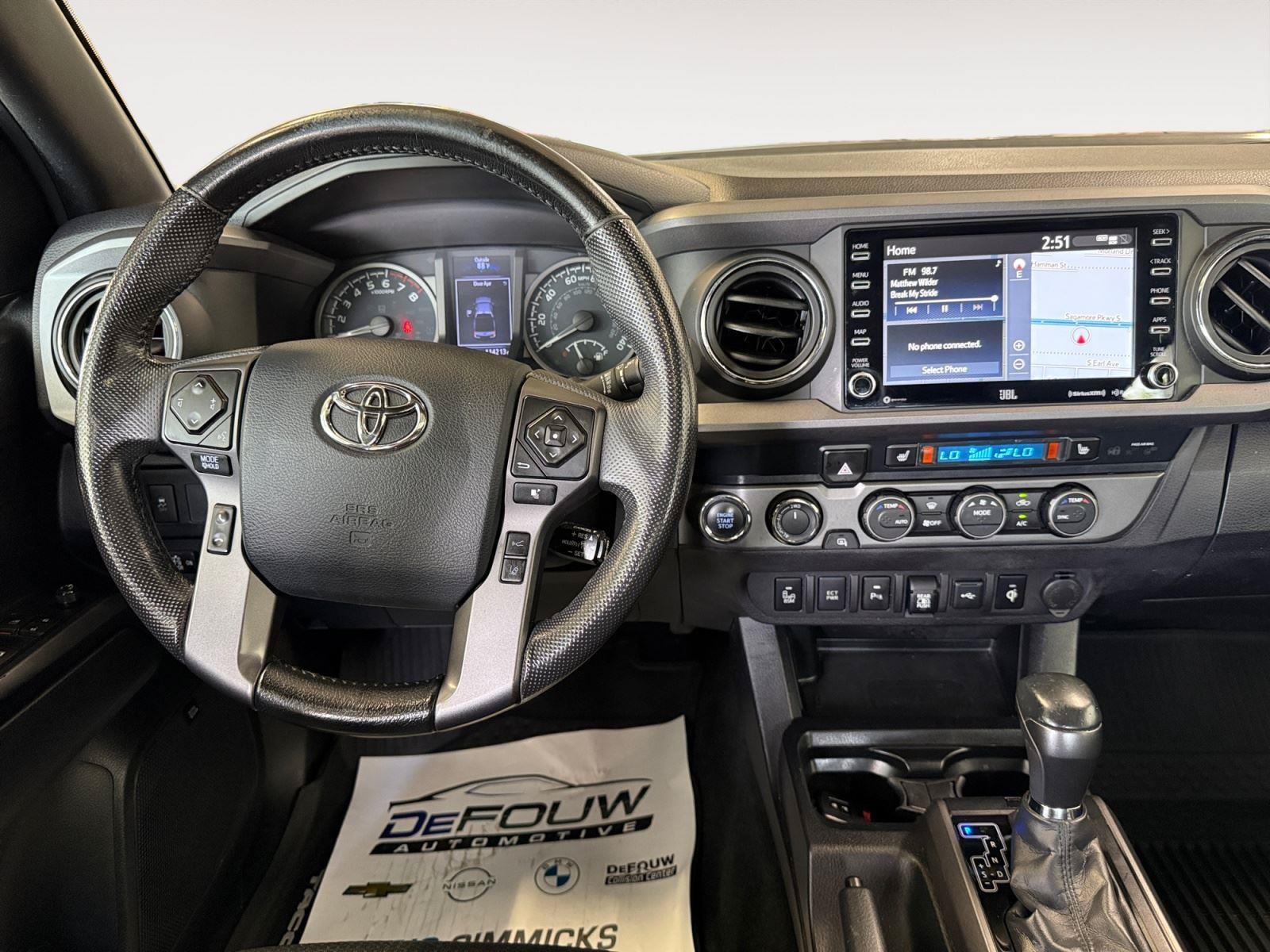 Used 2020 Toyota Tacoma TRD Off-Road w/ TRD Premium Off Road Package AWD/4WD image 13