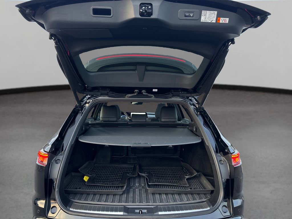 Used 2025 Toyota Crown Signia w/ Advanced Technology Package image 11