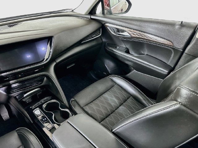 Used 2022 Buick Envision Avenir w/ Safety Package FWD image 30