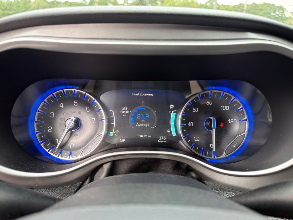 Used 2025 Chrysler Pacifica Select FWD image 9