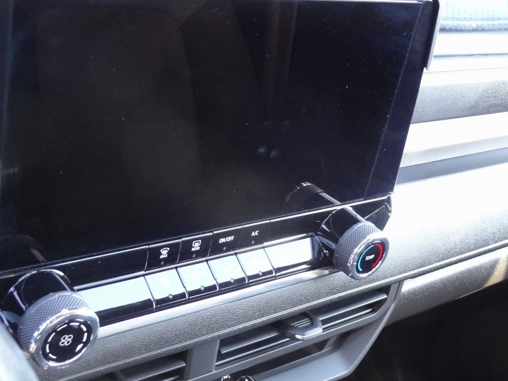 Used 2023 Chevrolet Colorado Trail Boss w/ Technology Package image 13