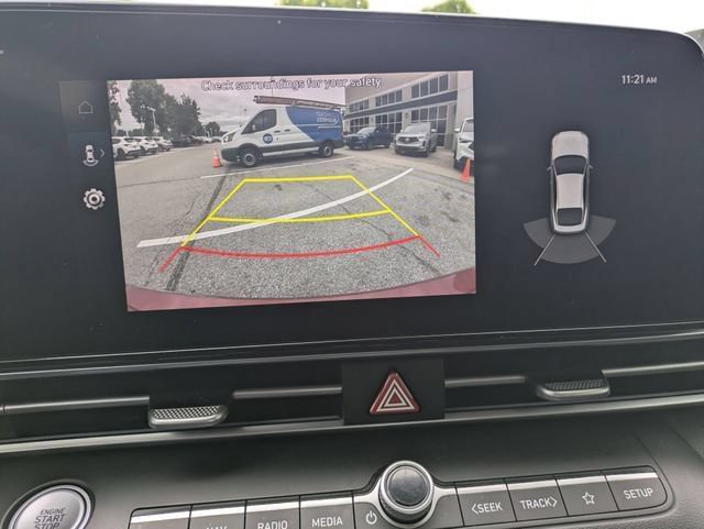 Used 2022 Hyundai Elantra Limited FWD image 9