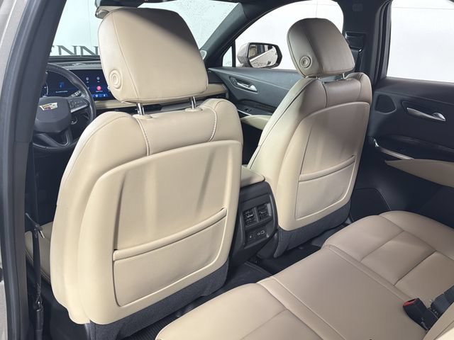 Used 2025 Cadillac XT4 Premium Luxury w/ Cold Weather Package FWD image 20