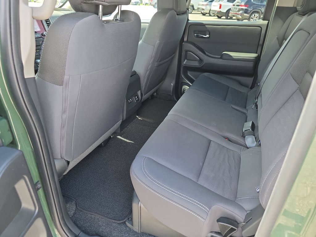Used 2024 Nissan Frontier SV w/ SV Convenience Package RWD image 30
