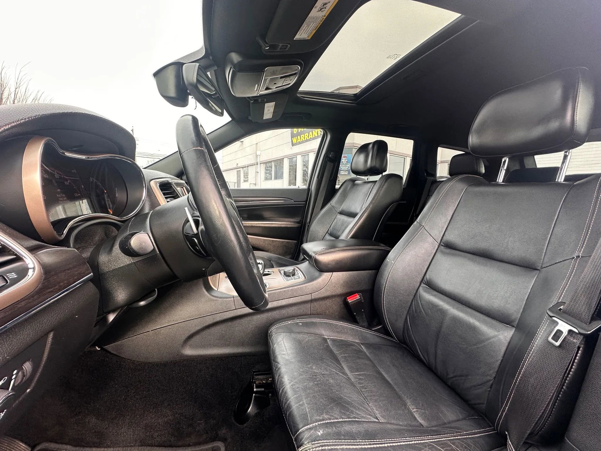 Used 2014 Jeep Grand Cherokee Limited w/ Trailer Tow Group IV image 10