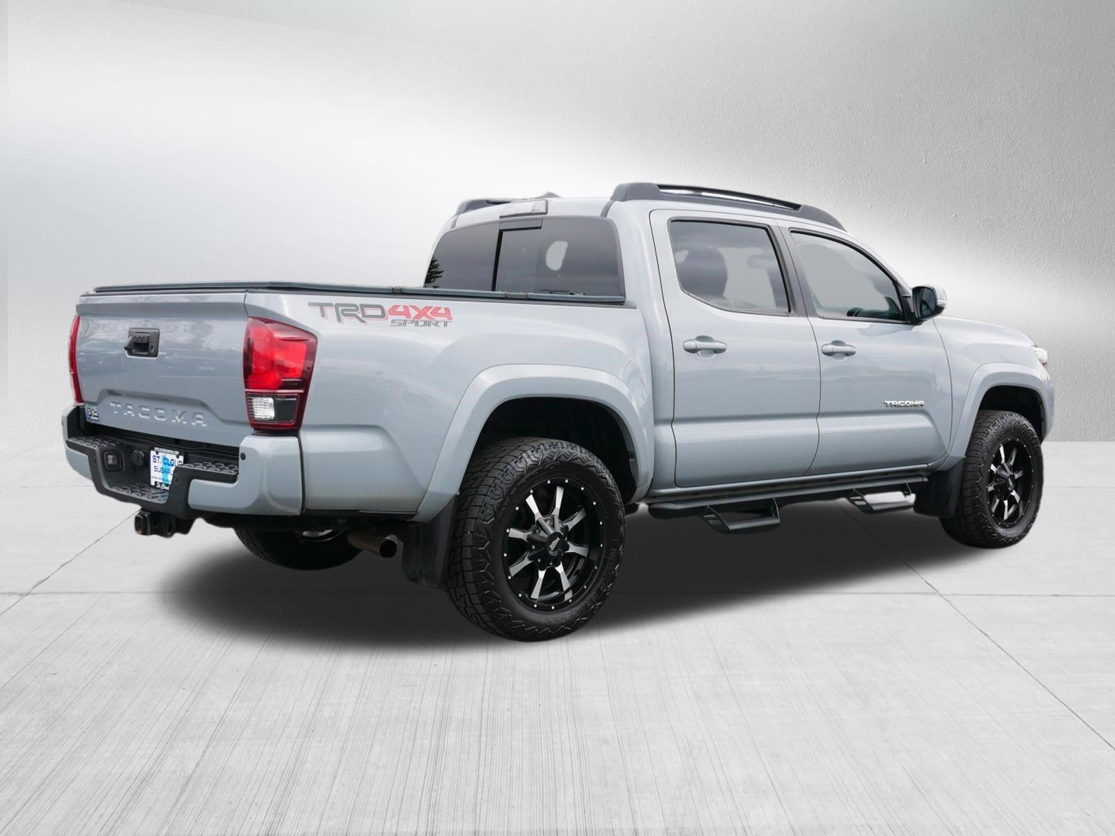 Used 2019 Toyota Tacoma TRD Sport image 7