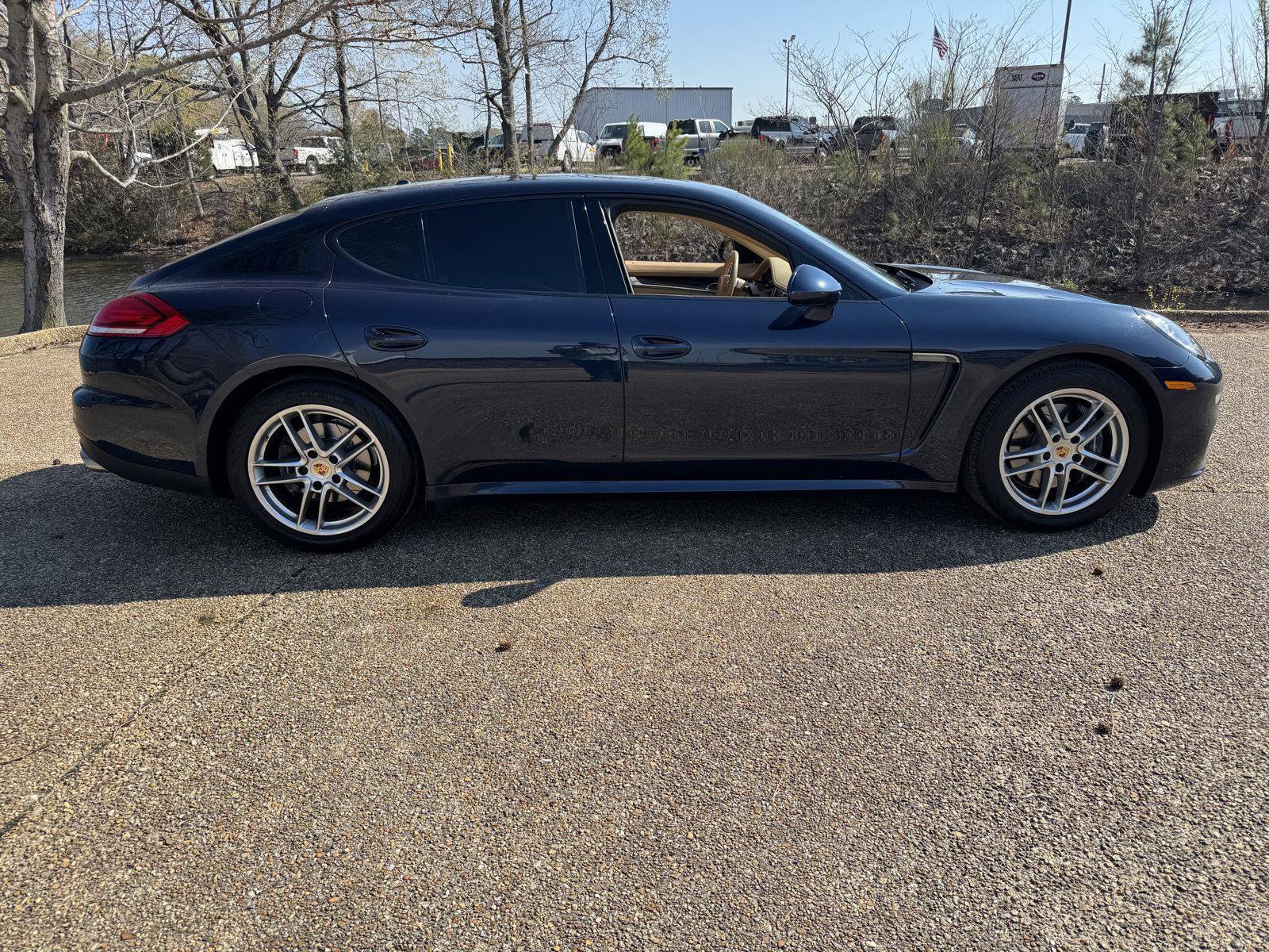 Used 2015 Porsche Panamera 4 image 7