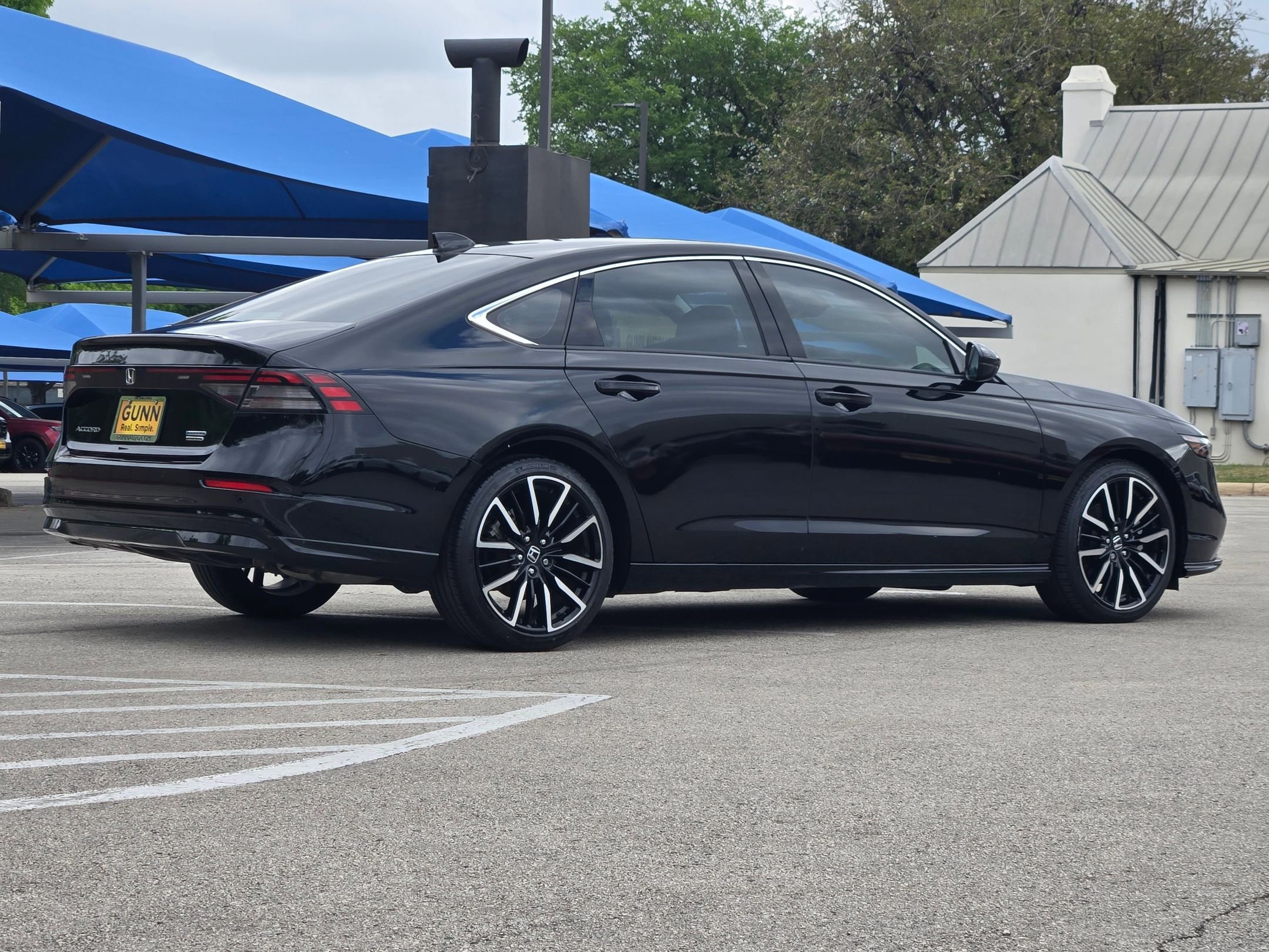 Used 2023 Honda Accord Touring image 3