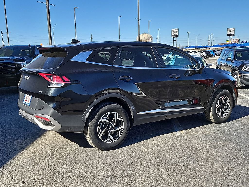 Used 2025 Kia Sportage LX image 8