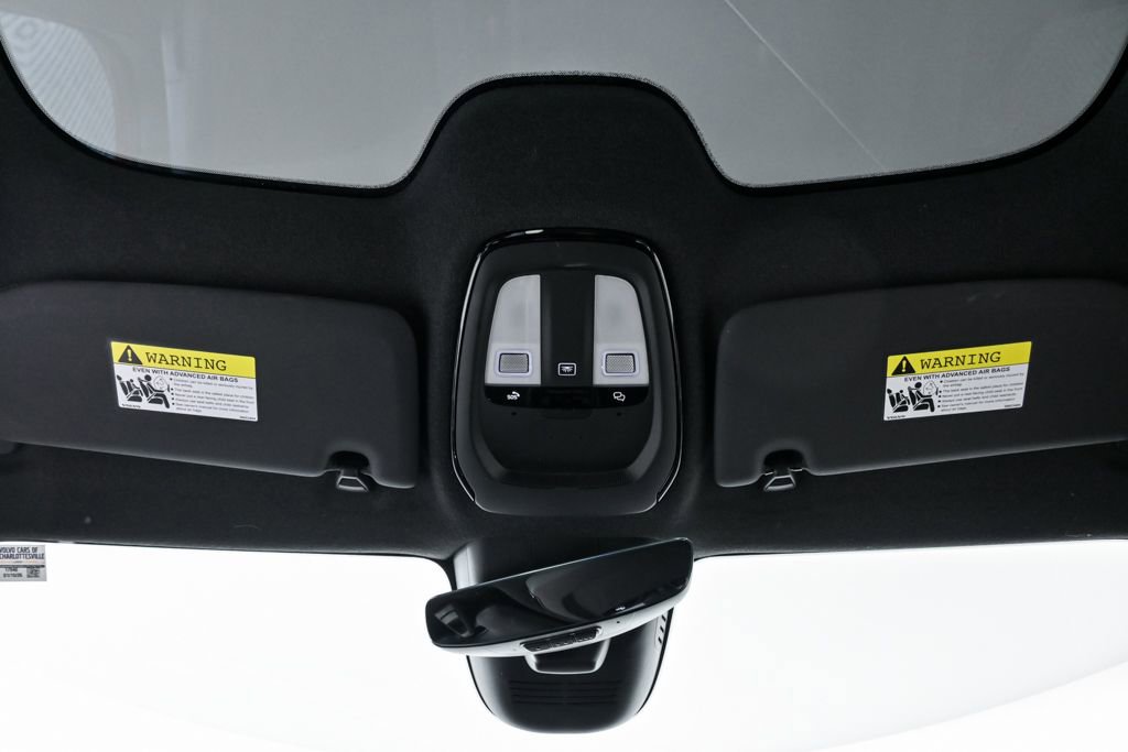 Used 2023 Volvo C40 P8 Recharge Ultimate image 21