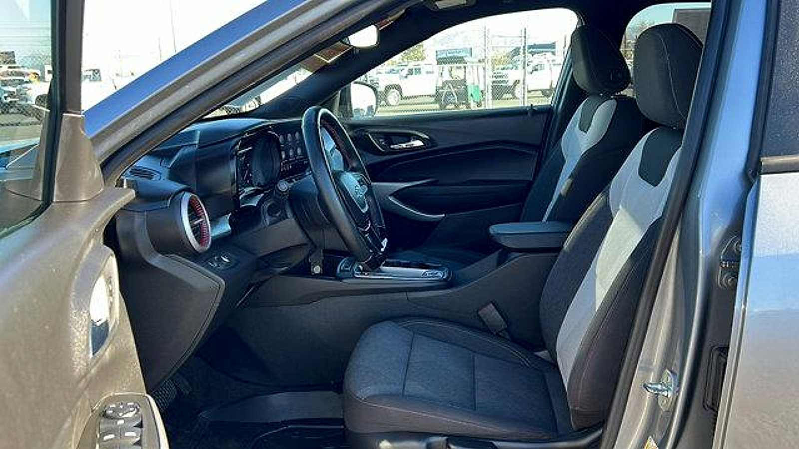 Certified 2024 Chevrolet Trax RS w/ Driver Confidence Package image 27