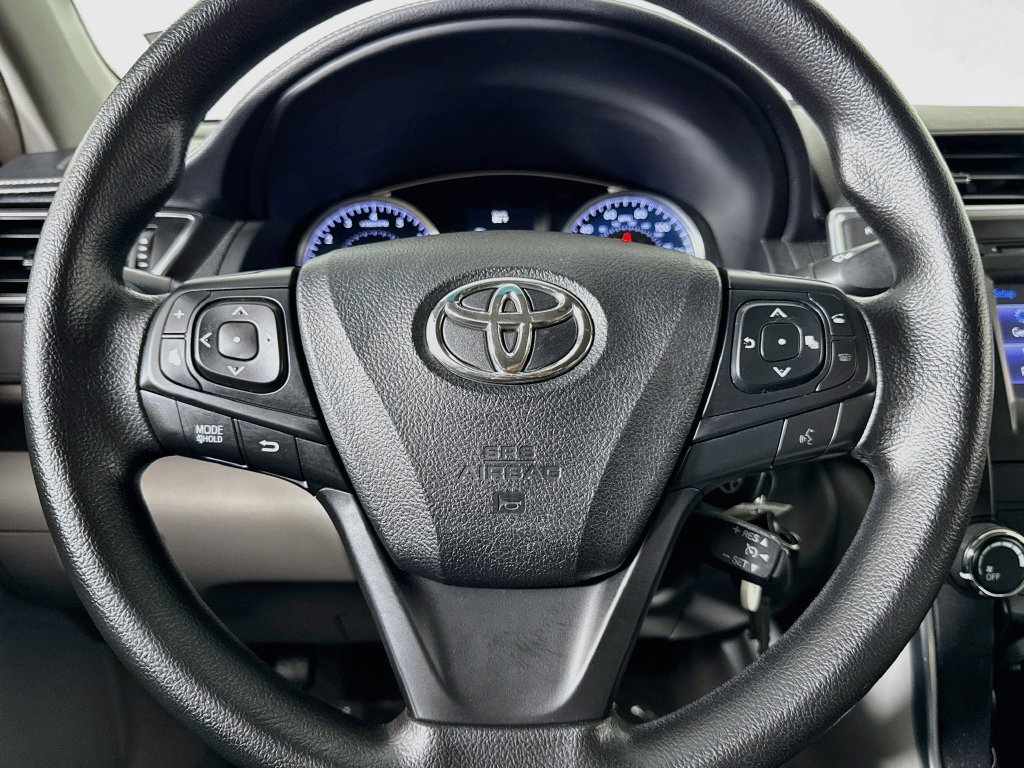 Used 2017 Toyota Camry LE FWD image 33