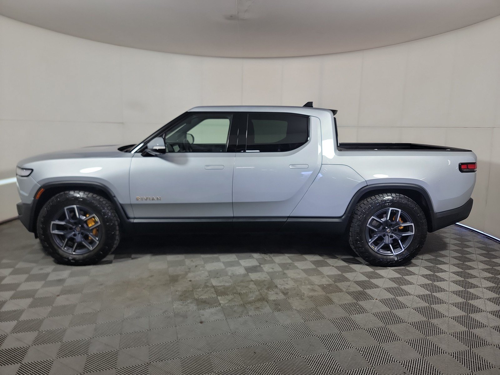 Used 2022 Rivian R1T Adventure AWD/4WD image 36