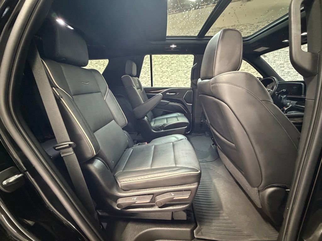 Used 2023 Cadillac Escalade Premium Luxury image 12