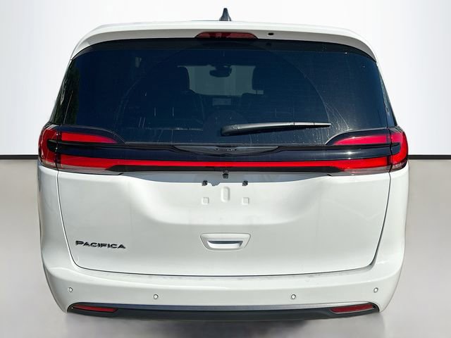 New 2026 Chrysler Pacifica Select image 7