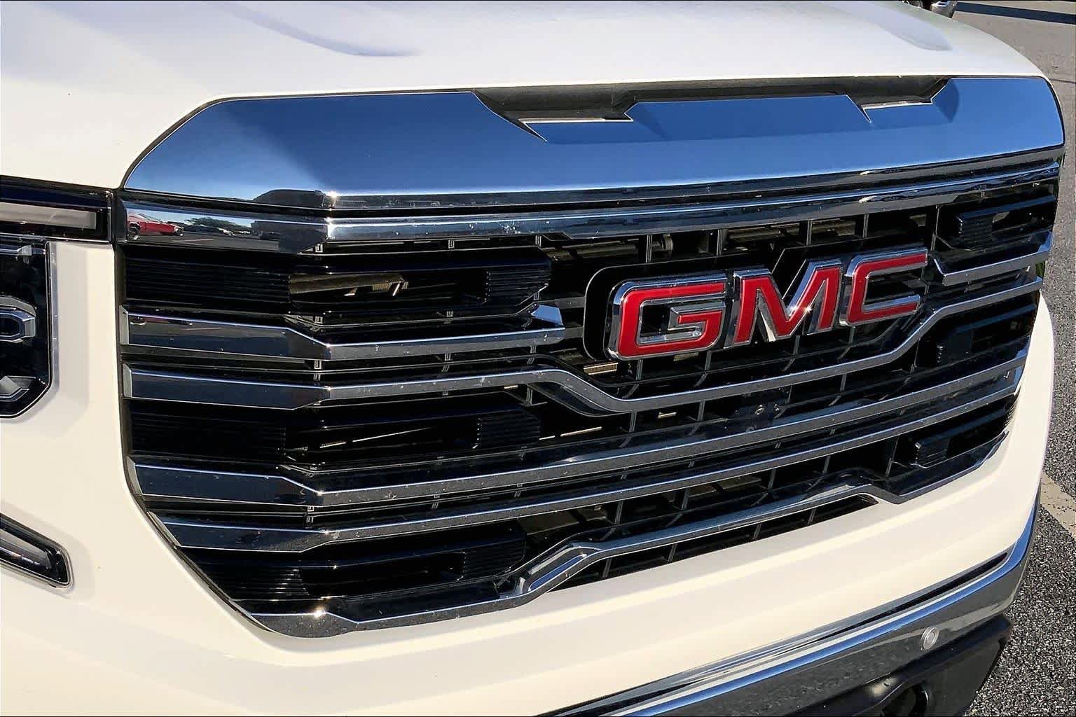 Used 2025 GMC Sierra 1500 SLT w/ SLT Premium Plus Package AWD/4WD image 29