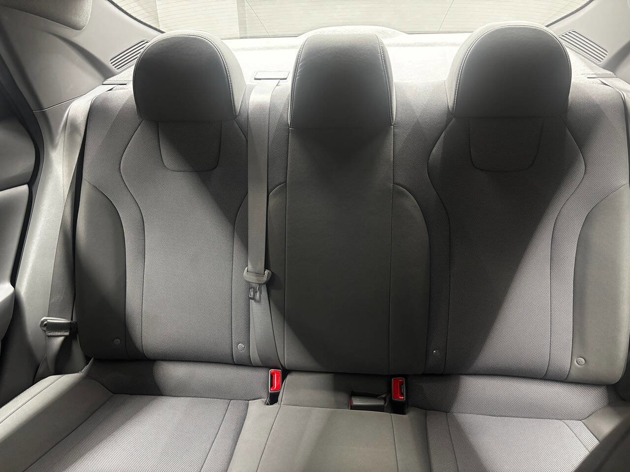 Used 2023 Hyundai Elantra SE FWD image 19