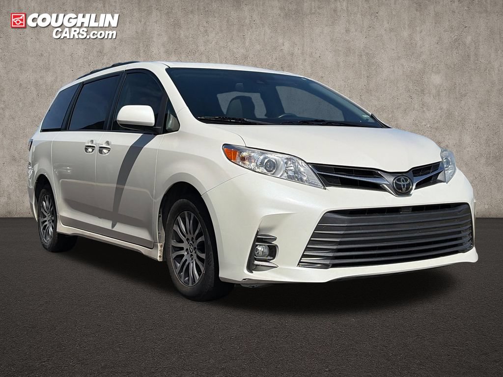 Used 2018 Toyota Sienna XLE Premium w/ Carpet Mat Package