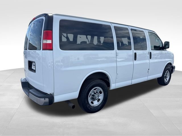 Used 2015 Chevrolet Express 2500 LT w/ LT Preferred Equipment Group RWD image 6