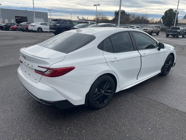 Used 2025 Toyota Camry SE image 5