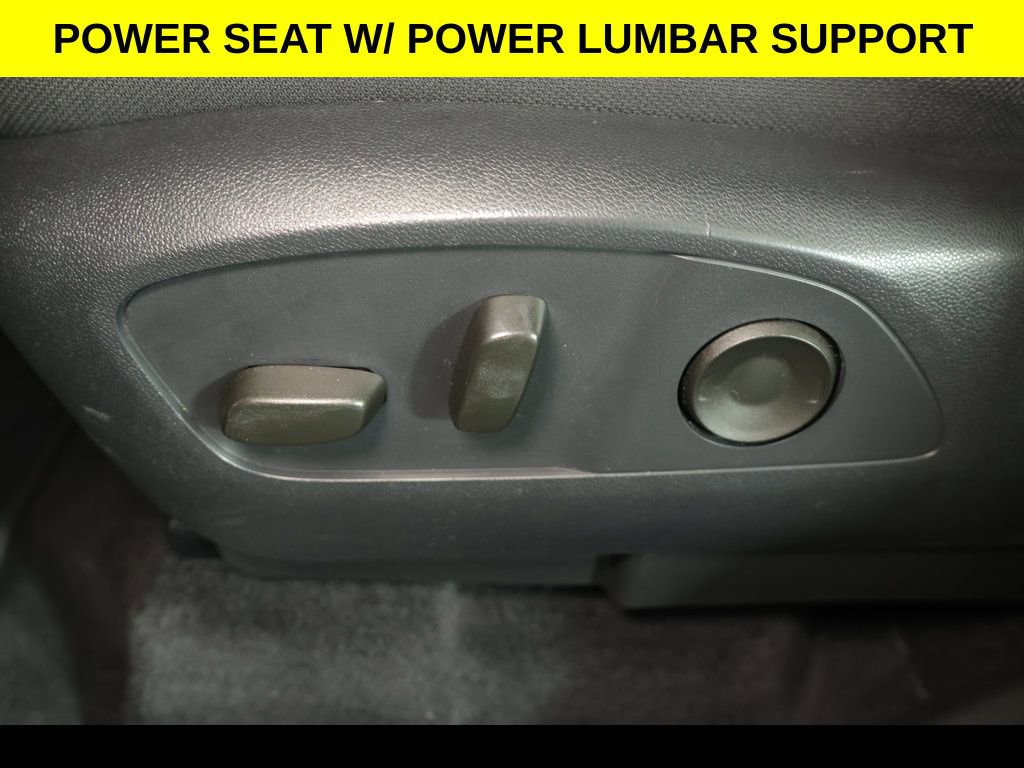 Used 2025 Chevrolet Traverse LT image 4