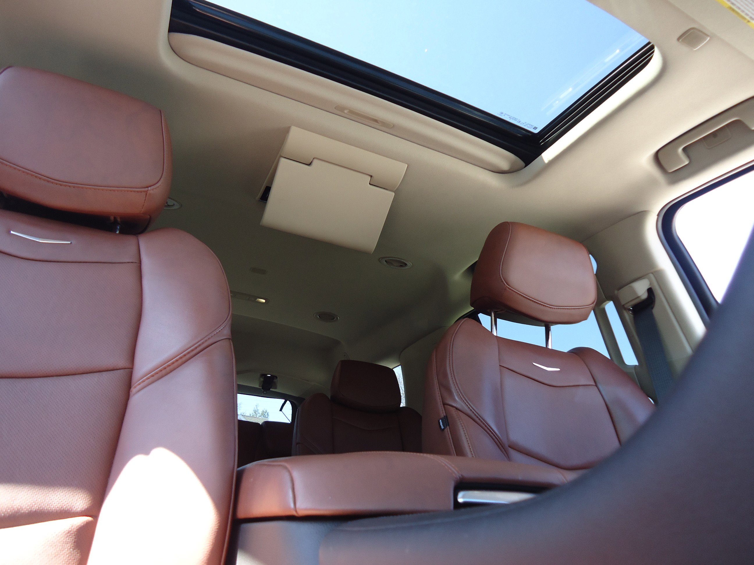 Used 2019 Cadillac Escalade Premium Luxury image 30