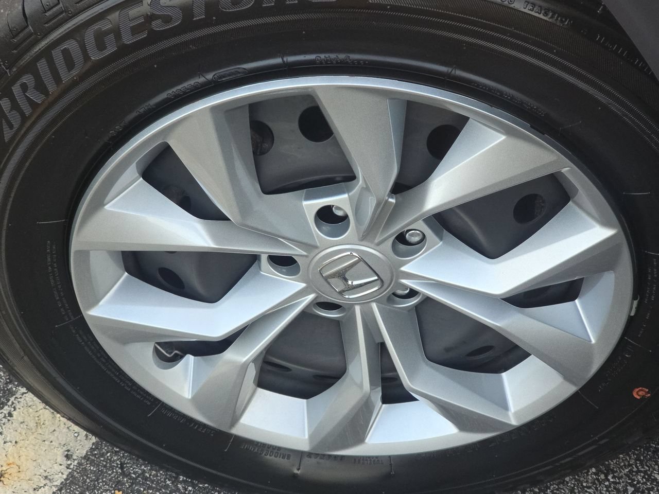 Used 2025 Honda CR-V LX image 32