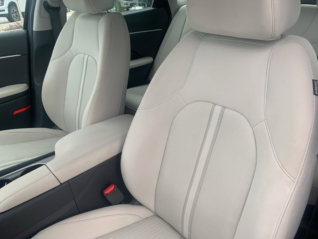 Certified 2025 Hyundai Sonata SEL image 13