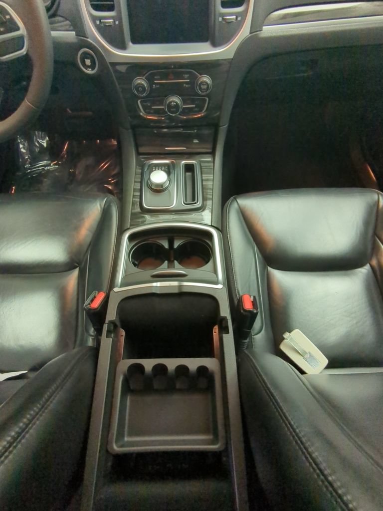 Used 2022 Chrysler 300 Touring L RWD image 25