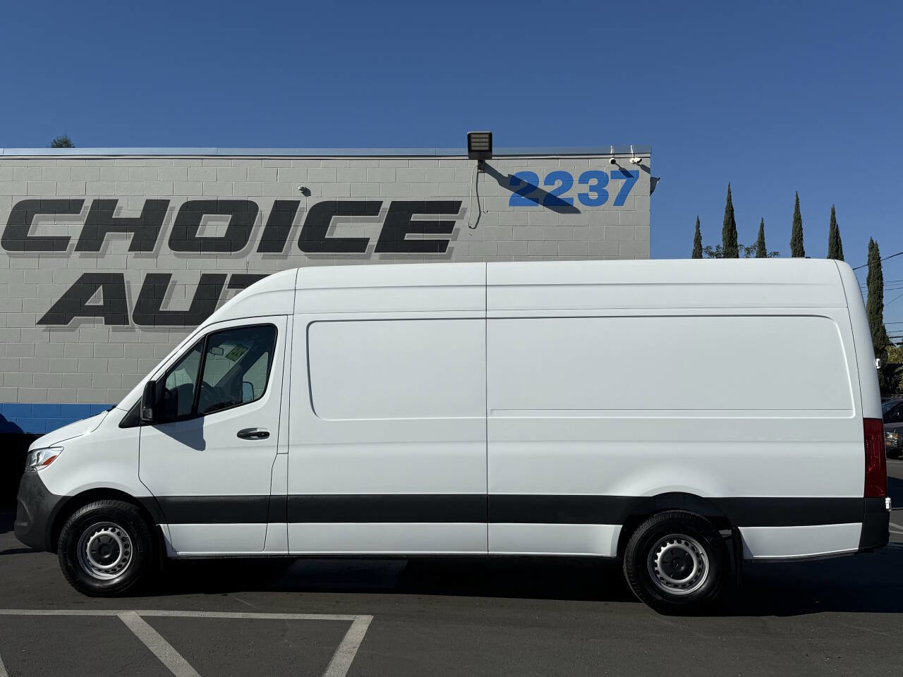 Used 2023 Mercedes-Benz Sprinter 2500 image 3