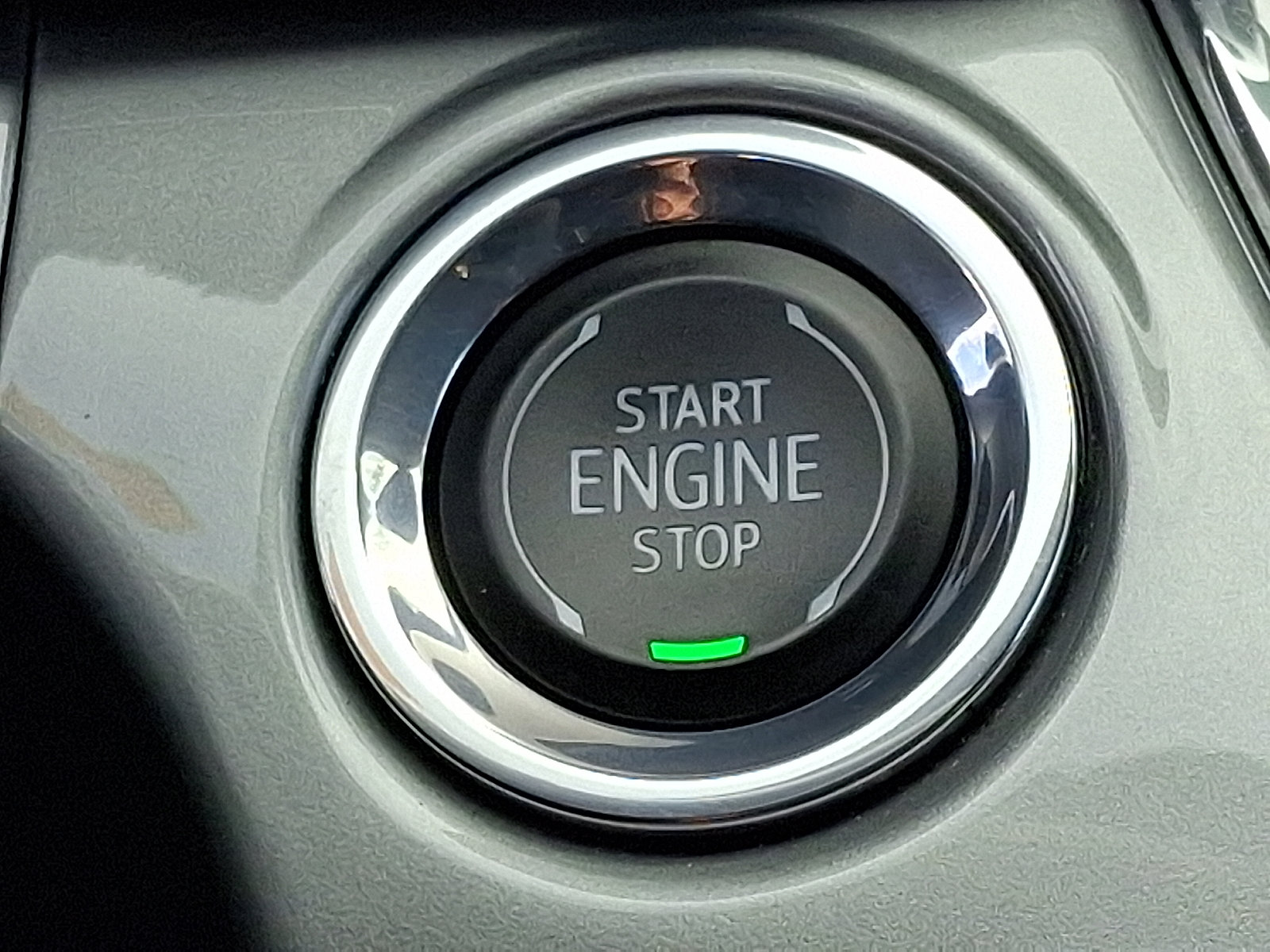 Used 2025 Chevrolet Trax LT FWD image 22