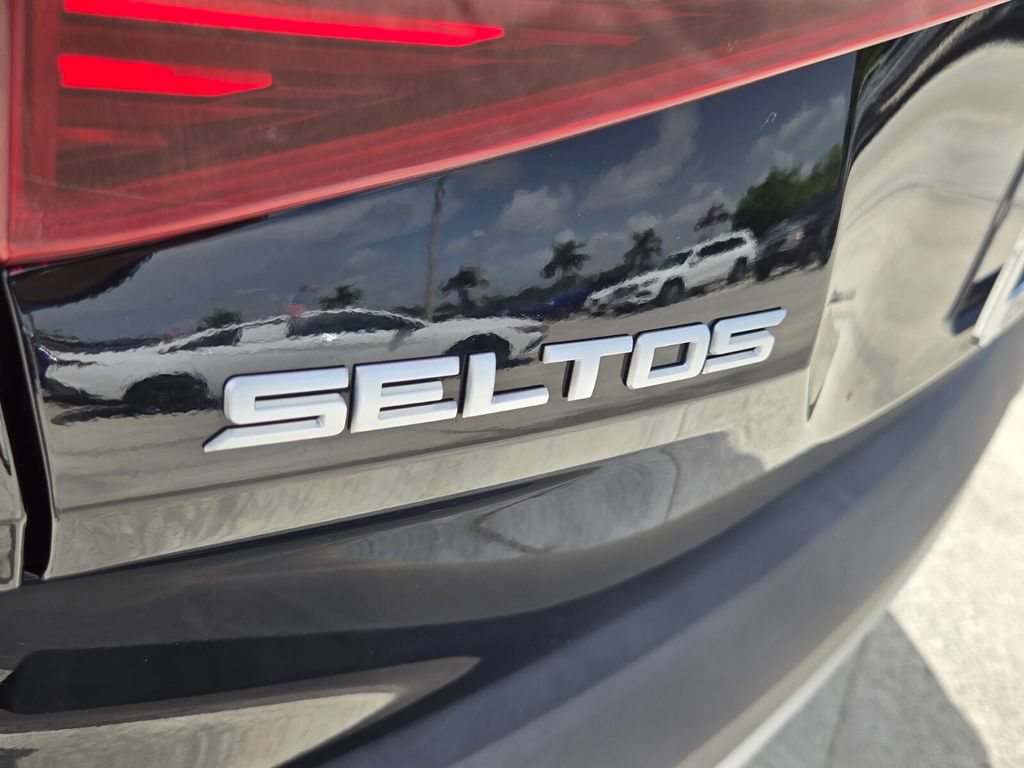 Used 2023 Kia Seltos S FWD image 7