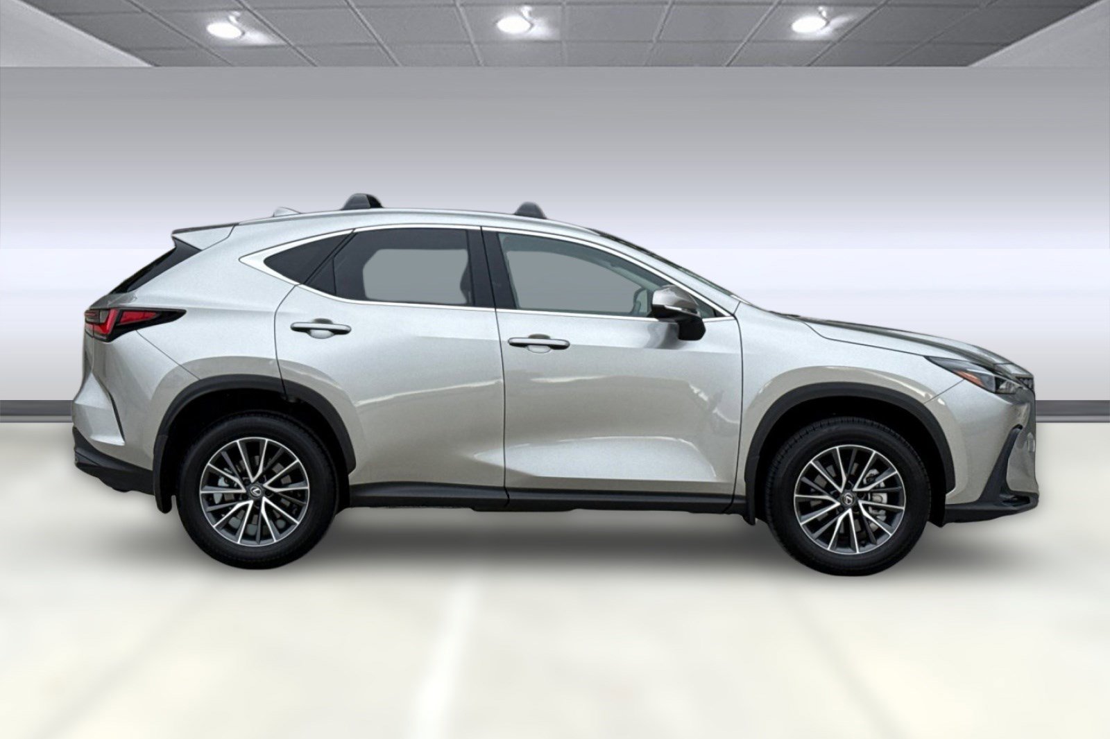 Used 2025 Lexus NX 350h AWD w/ Premium Package image 8