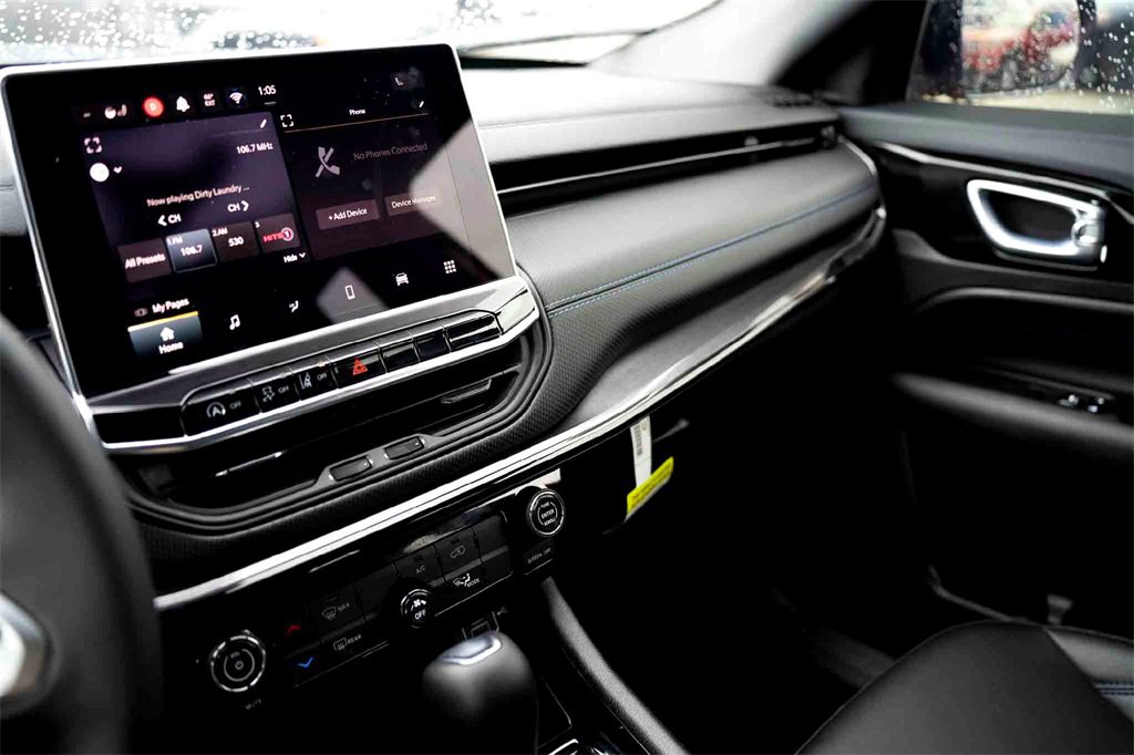 New 2026 Jeep Compass Latitude image 14