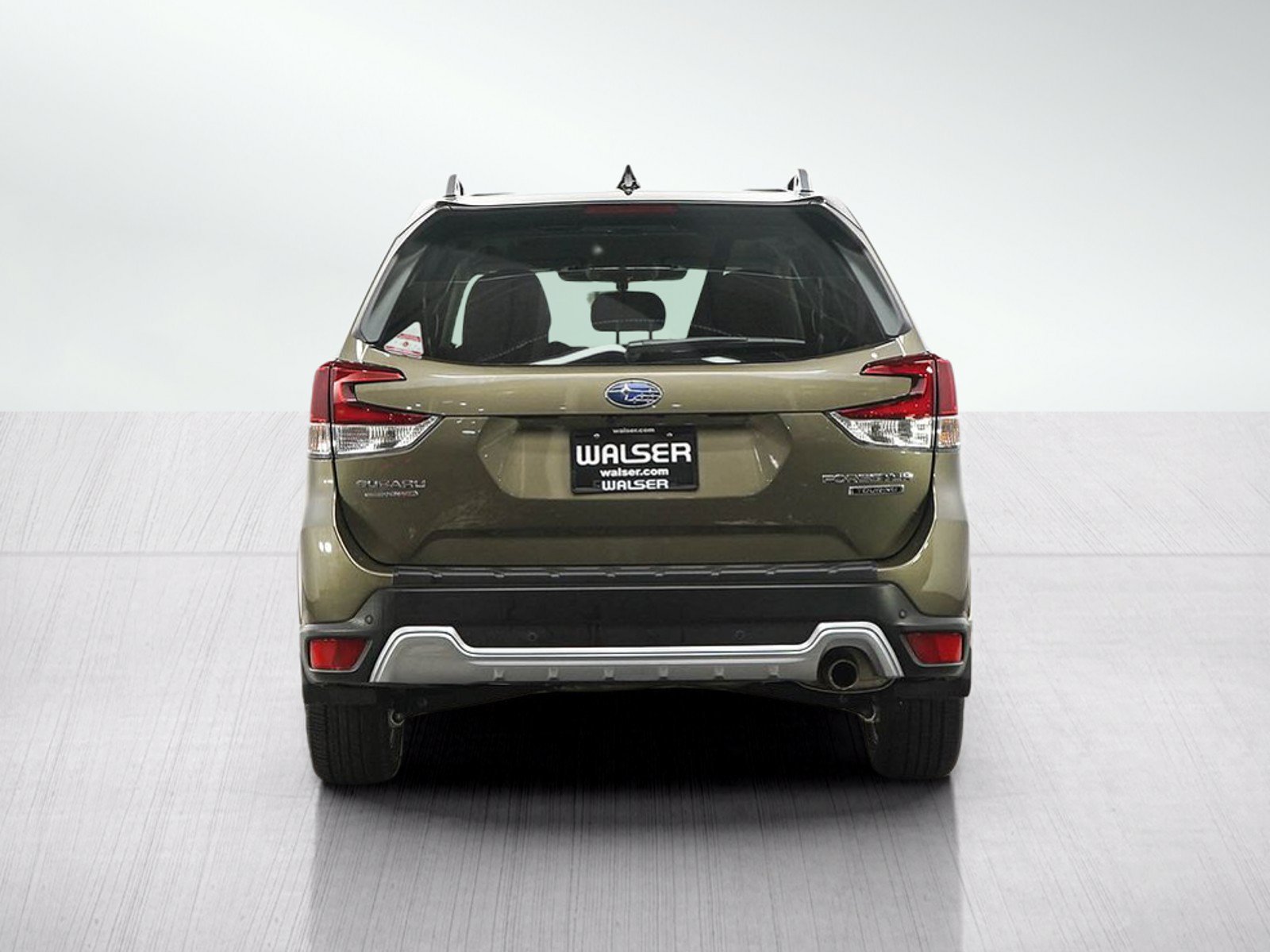 Used 2024 Subaru Forester Touring w/ Pop Package 2 AWD/4WD image 4