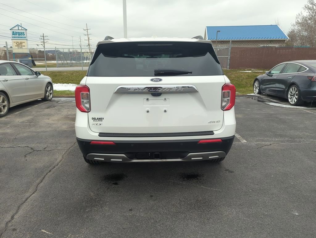 Used 2023 Ford Explorer XLT w/ Equipment Group 202A image 7