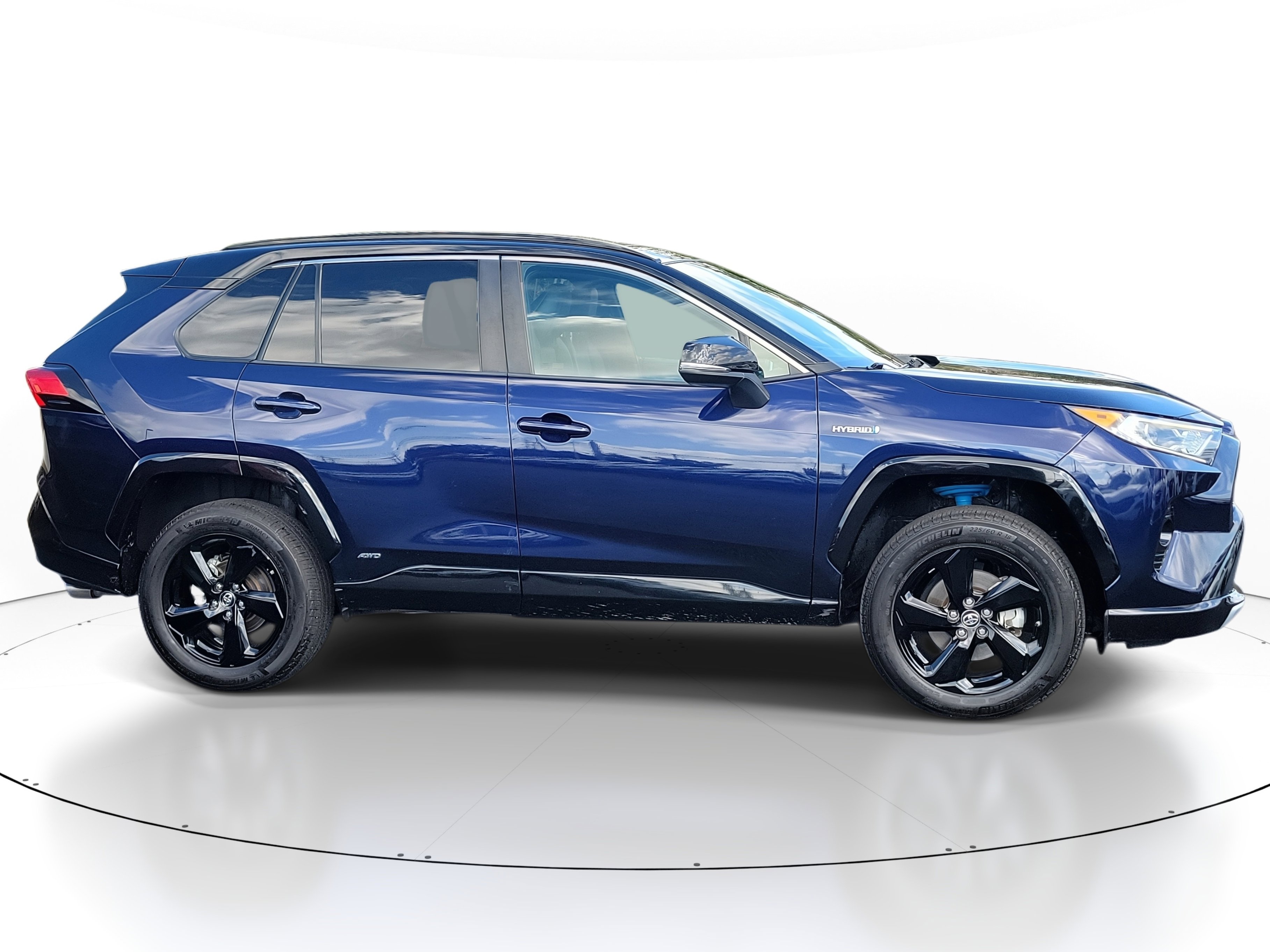 Used 2019 Toyota RAV4 XSE w/ XSE Weather Package image 6