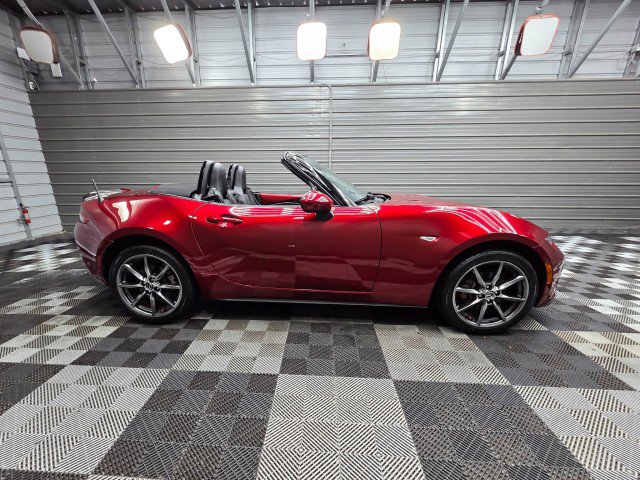 Used 2022 MAZDA MX-5 Miata Grand Touring w/ Weather Package RWD image 10
