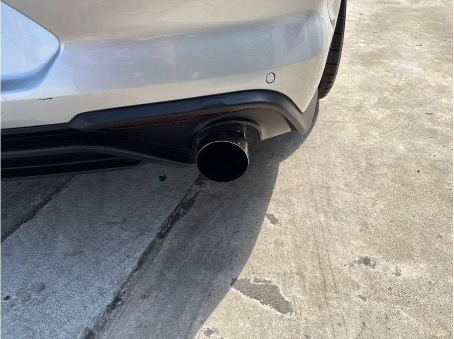 Used 2018 Ford Mustang Premium RWD image 10