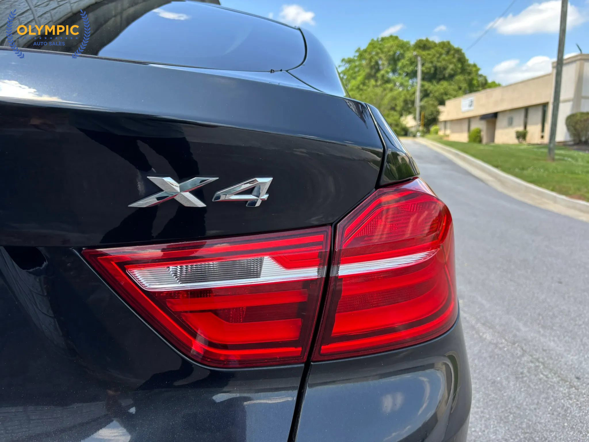 Used 2016 BMW X4 xDrive28i w/ XLine image 13