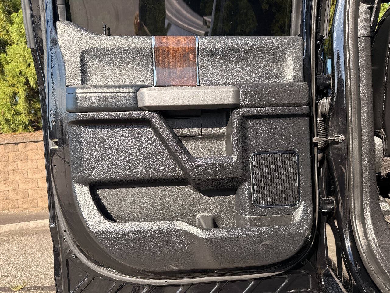 Used 2017 Ford F350 Platinum w/ Platinum Ultimate Package AWD/4WD image 19