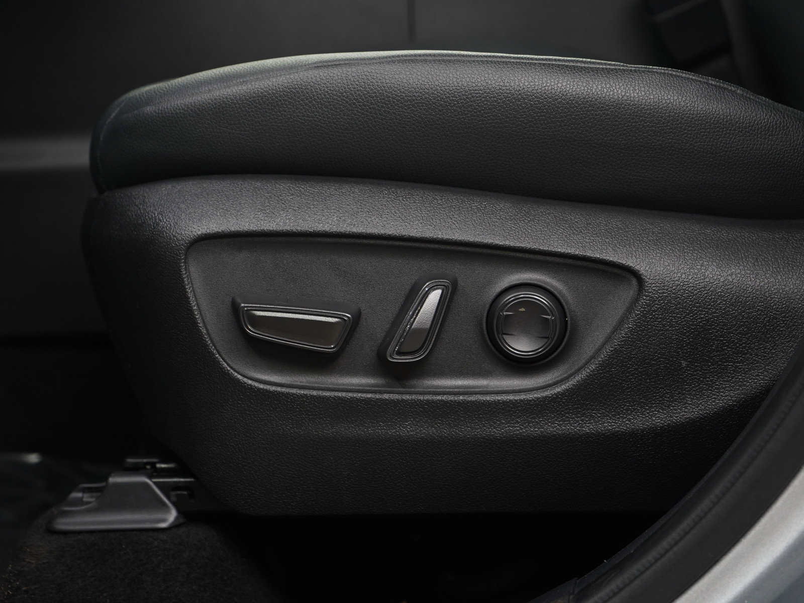 Used 2025 Toyota Grand Highlander AWD image 24